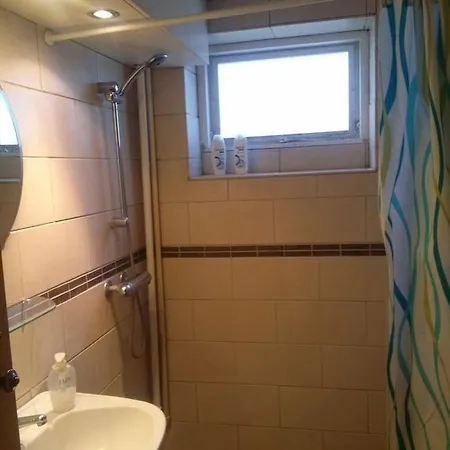 Oda ve Kahvaltı Acacia House 2*